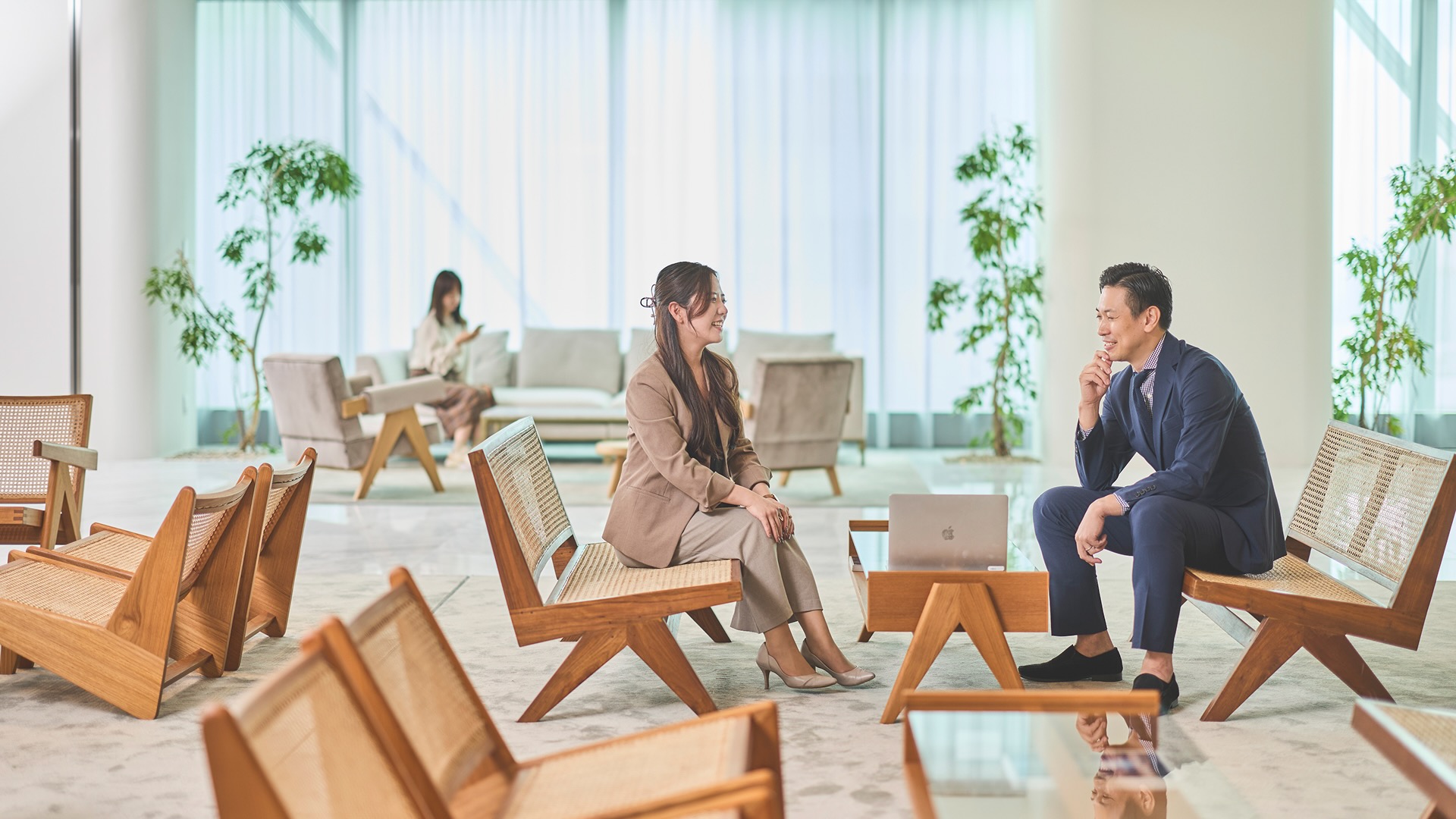 事業部の枠組みを超えた協働で、 大手企業様が直面する採用課題の解決に挑む。